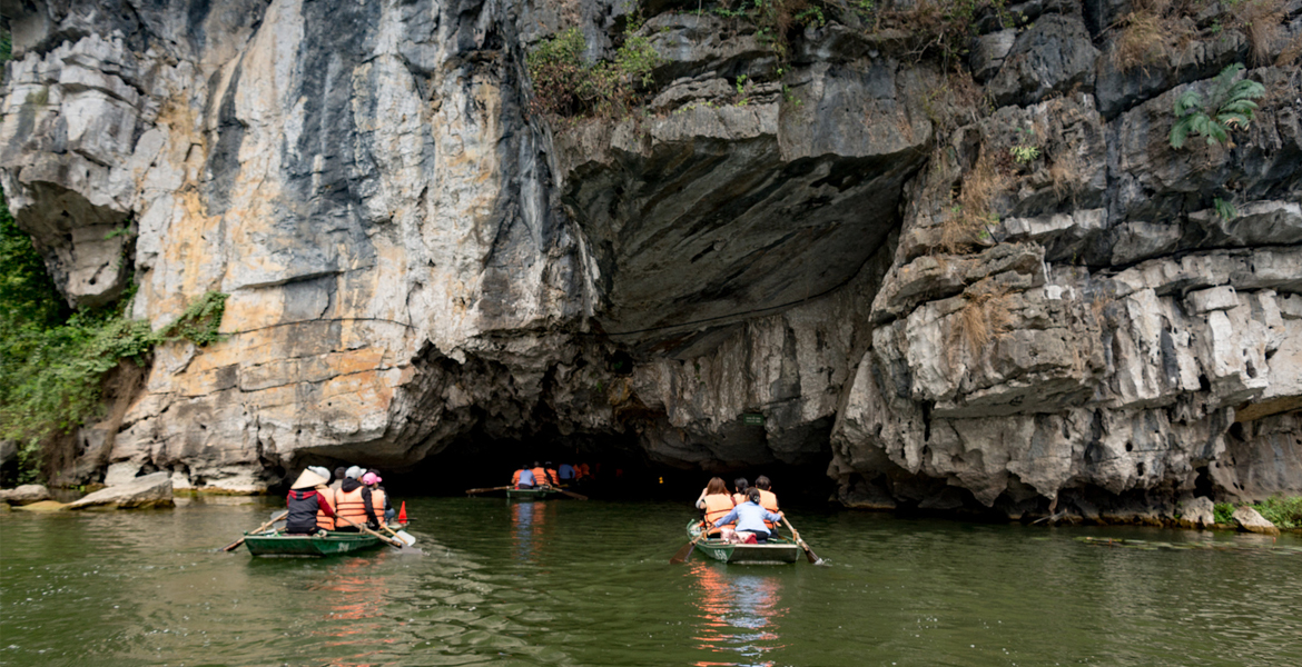 Trang An - Bai Dinh Full Day Tour